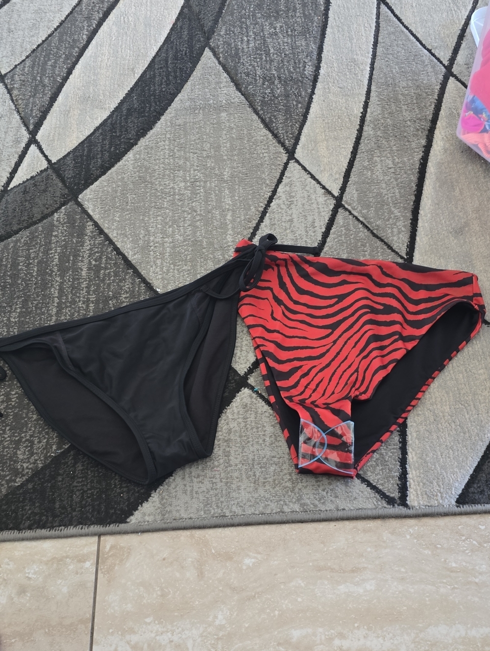 2 Piece Bundle Bottoms 1 Xl And 1 Sz 12